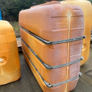 CUVE d'occasion 2000 l simple paroi plastique PEHD